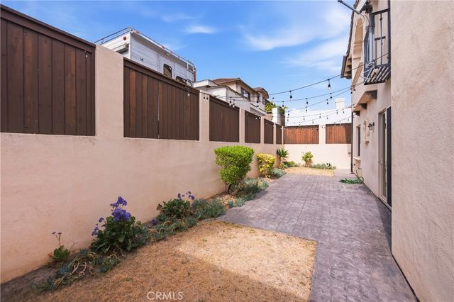 1918 Harriman Lane, Redondo Beach, CA 90278