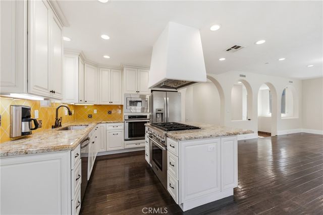 1918 Harriman Lane, Redondo Beach, CA 90278