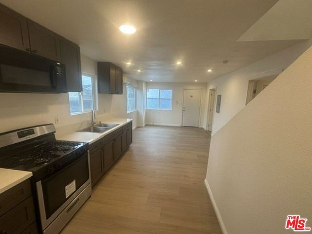 1012 E 73rd Street, Los Angeles, CA 90001