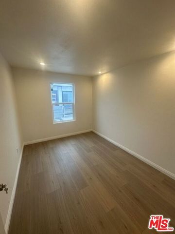 1012 E 73rd Street, Los Angeles, CA 90001
