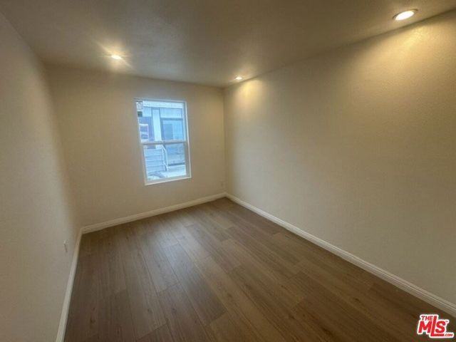 1012 E 73rd Street, Los Angeles, CA 90001