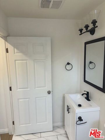 1012 E 73rd Street, Los Angeles, CA 90001