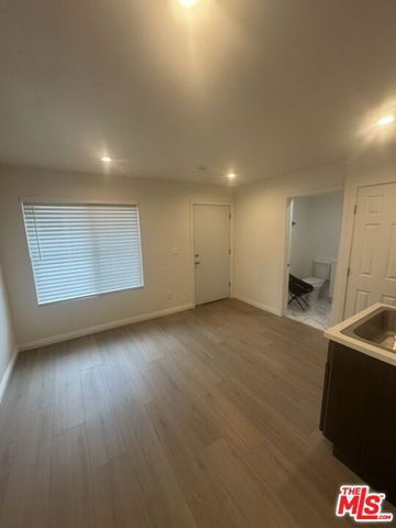 1012 E 73rd Street, Los Angeles, CA 90001