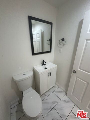 1012 E 73rd Street, Los Angeles, CA 90001