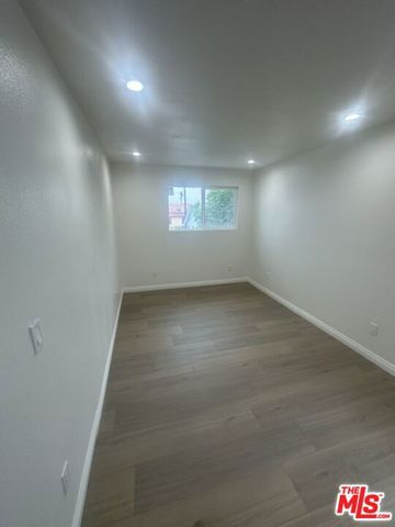 1012 E 73rd Street, Los Angeles, CA 90001