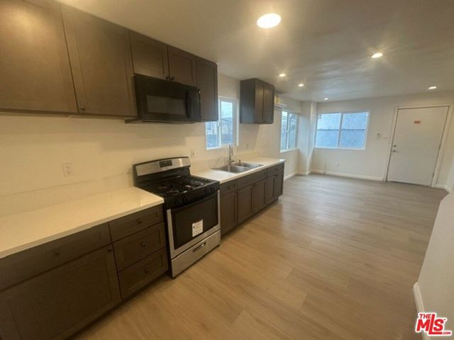 1012 E 73rd Street, Los Angeles, CA 90001