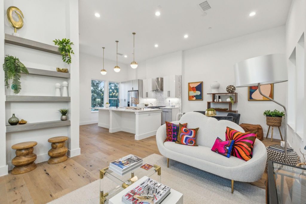 4208 Live Oak Street 201, Dallas, TX 75204