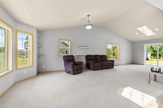 52 Morgan Drive, Cathlamet, WA 98612