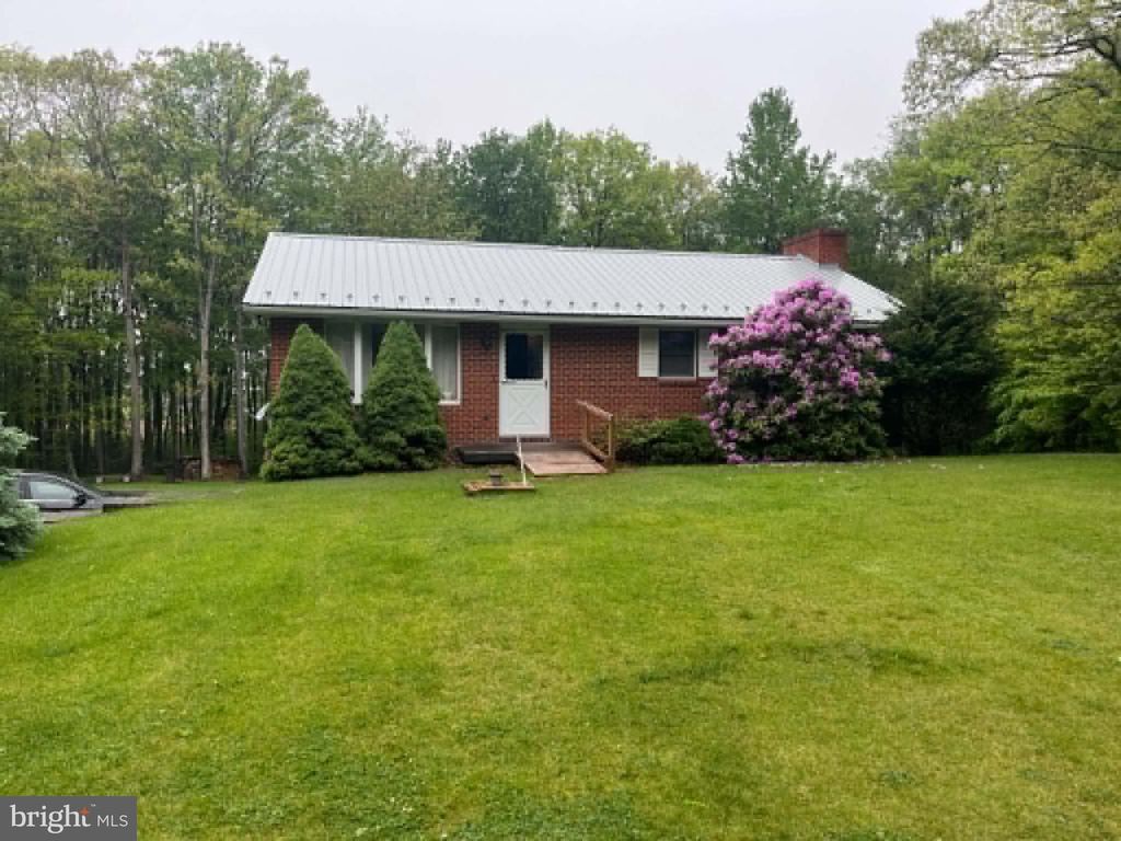 Image 1 of property listing at 211 ROCKY MOUNTAIN DR, Grantsville, MD 21536