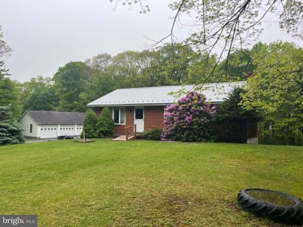 Image 2 of property listing at 211 ROCKY MOUNTAIN DR, Grantsville, MD 21536