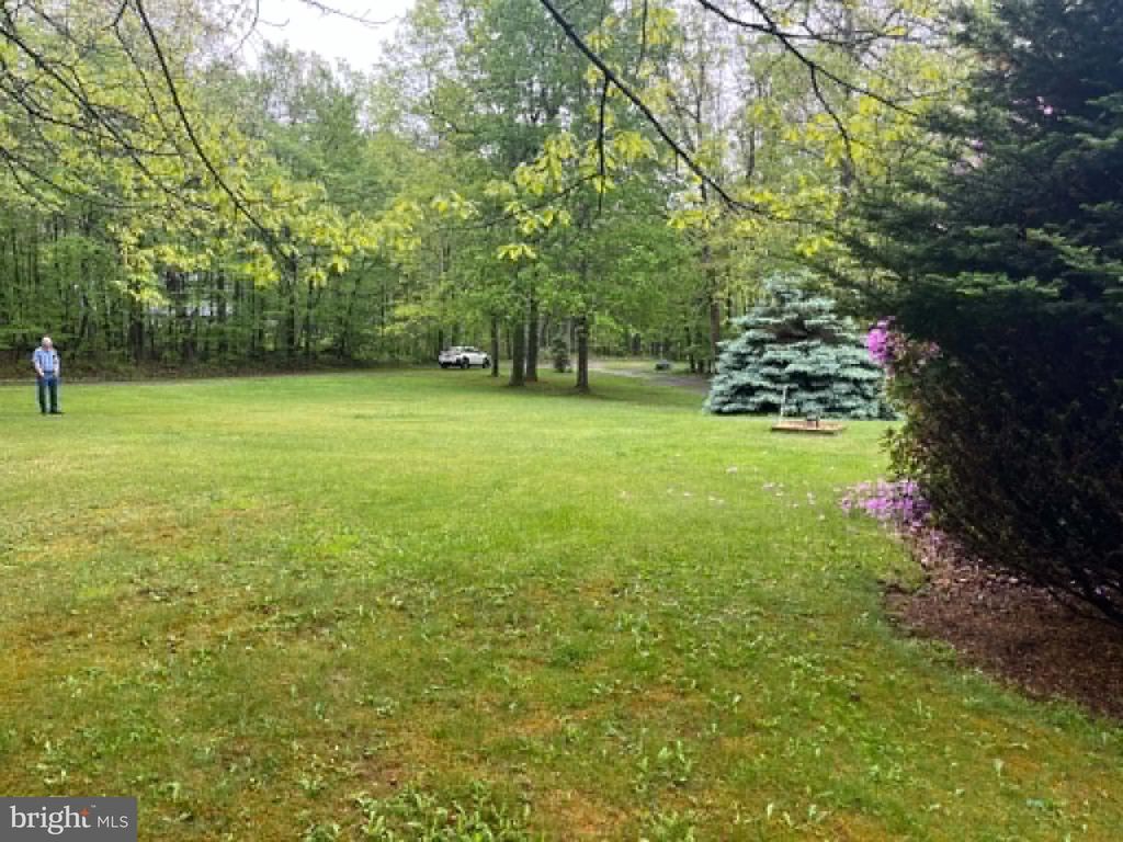 Image 3 of property listing at 211 ROCKY MOUNTAIN DR, Grantsville, MD 21536