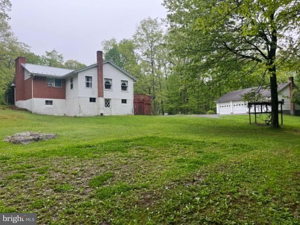 Image 5 of property listing at 211 ROCKY MOUNTAIN DR, Grantsville, MD 21536