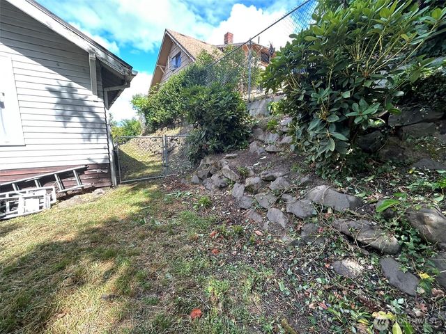 6538 51st Avenue S, Seattle, WA 98118