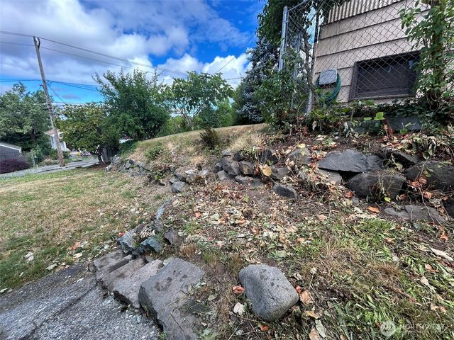 6538 51st Avenue S, Seattle, WA 98118