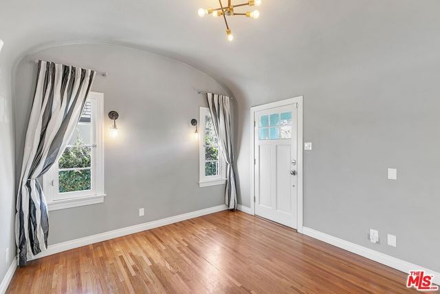 2630 S BEDFORD Street, Los Angeles, CA 90034