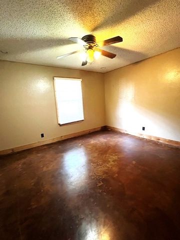 8006 State Highway 34, Ladonia, TX 75449