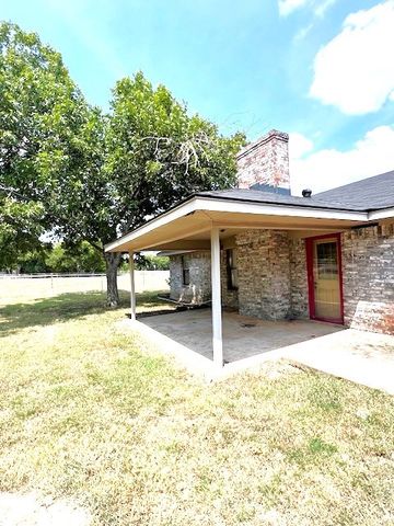 8006 State Highway 34, Ladonia, TX 75449