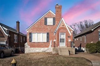 7337 Sharp Avenue, St Louis, MO 63116