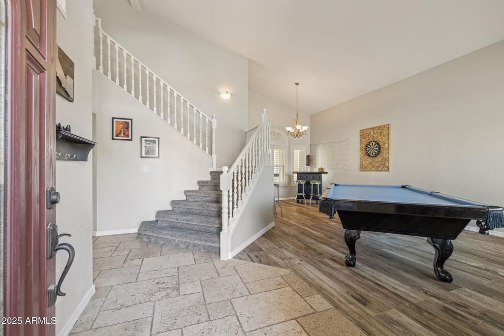 Image 10 of property listing at 919 S PARADISE Drive, Gilbert, AZ 85233