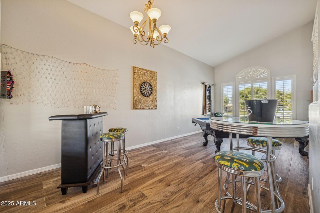 Image 11 of property listing at 919 S PARADISE Drive, Gilbert, AZ 85233