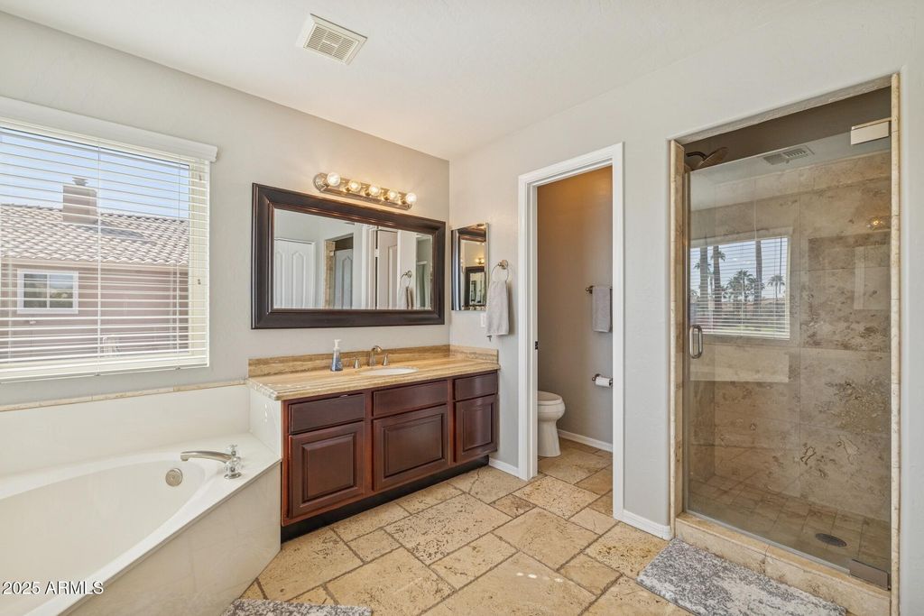 Image 21 of property listing at 919 S PARADISE Drive, Gilbert, AZ 85233