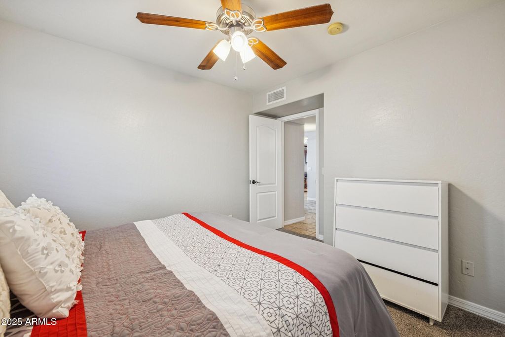 Image 23 of property listing at 919 S PARADISE Drive, Gilbert, AZ 85233
