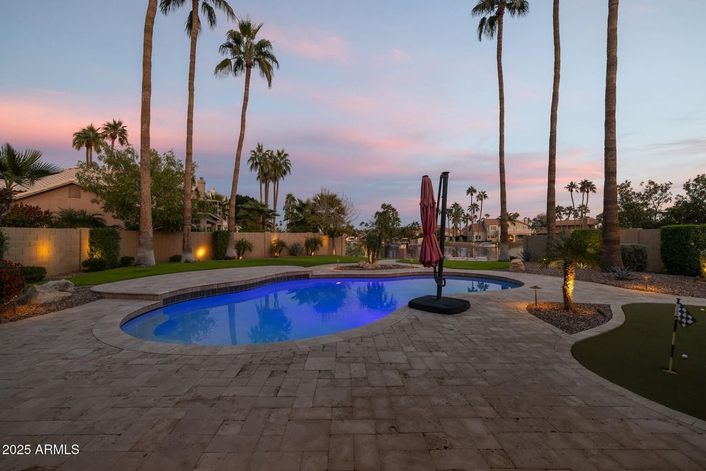 Image 29 of property listing at 919 S PARADISE Drive, Gilbert, AZ 85233