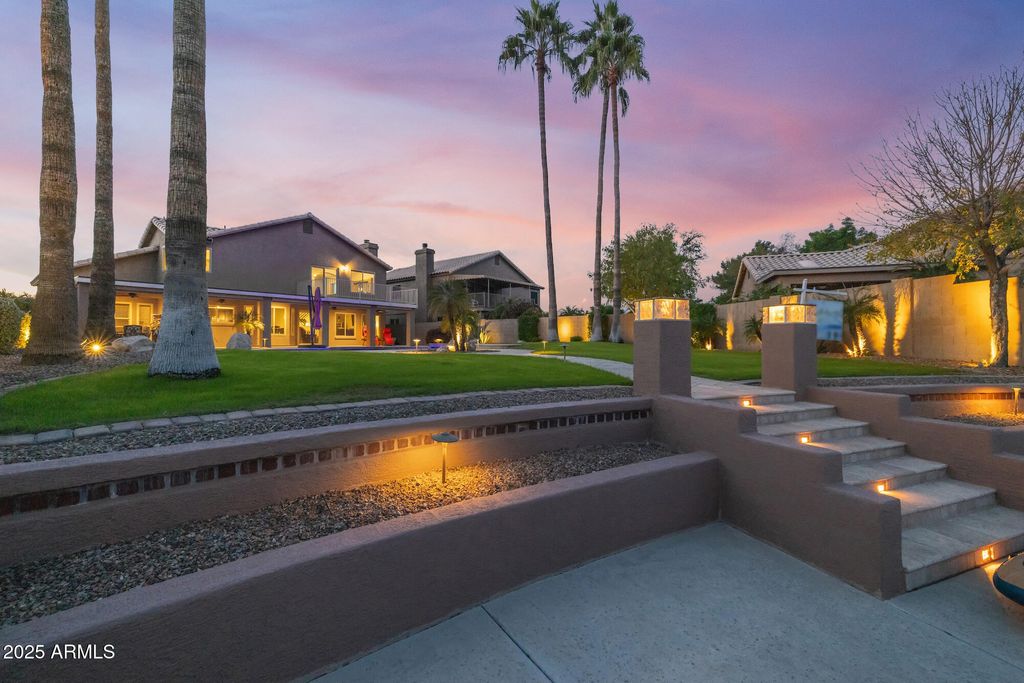 Image 30 of property listing at 919 S PARADISE Drive, Gilbert, AZ 85233