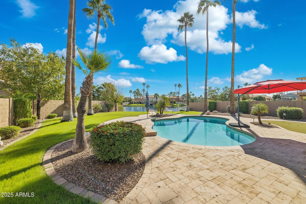 Image 34 of property listing at 919 S PARADISE Drive, Gilbert, AZ 85233