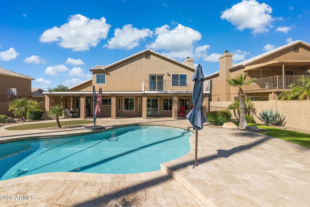 Image 37 of property listing at 919 S PARADISE Drive, Gilbert, AZ 85233
