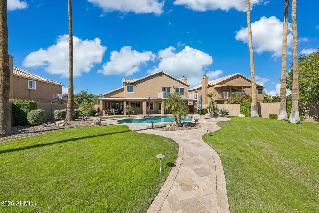Image 38 of property listing at 919 S PARADISE Drive, Gilbert, AZ 85233