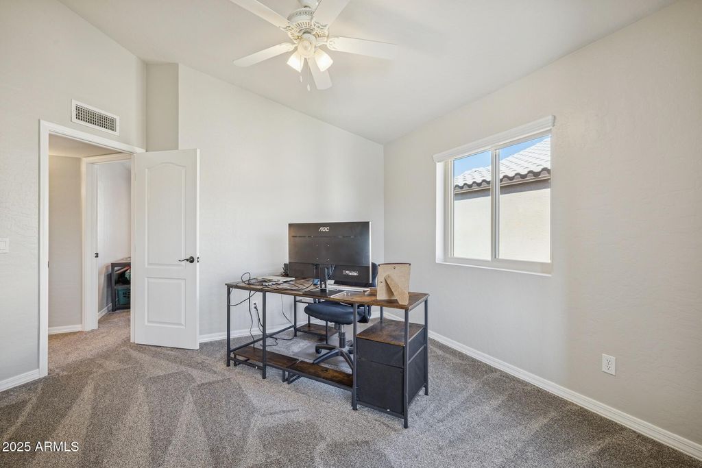 Image 41 of property listing at 919 S PARADISE Drive, Gilbert, AZ 85233