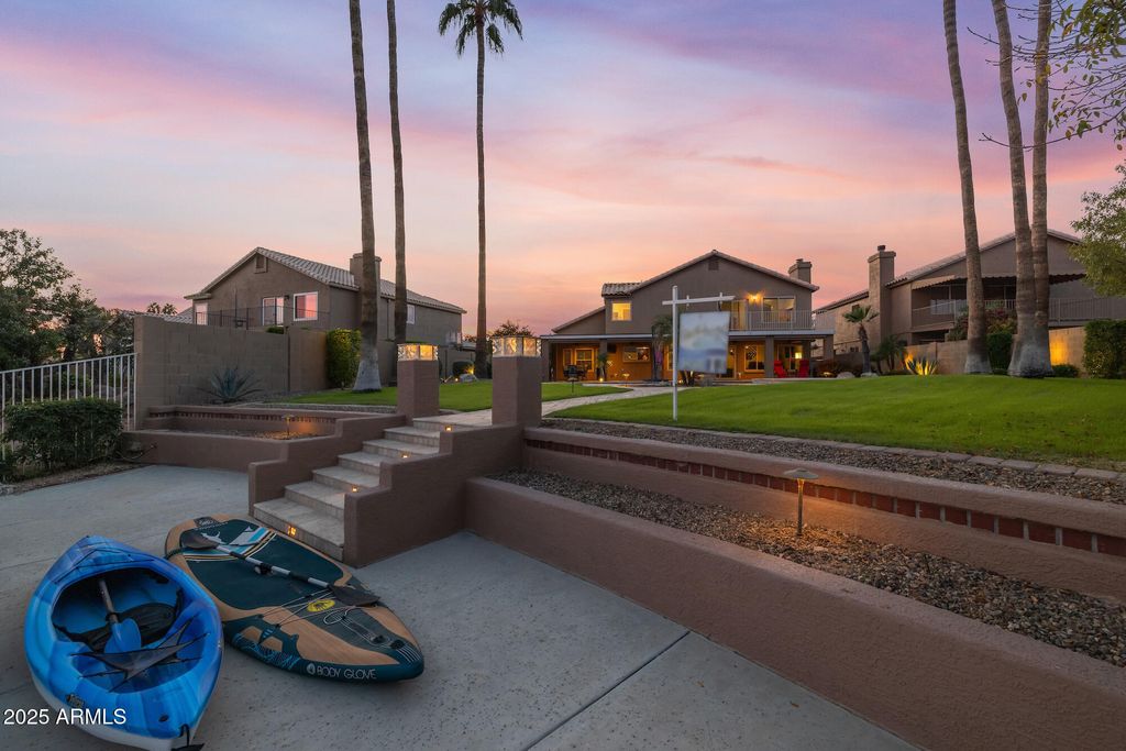 Image 45 of property listing at 919 S PARADISE Drive, Gilbert, AZ 85233