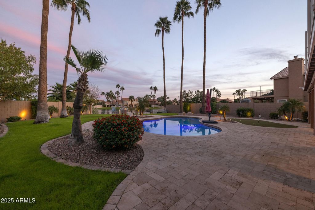 Image 47 of property listing at 919 S PARADISE Drive, Gilbert, AZ 85233