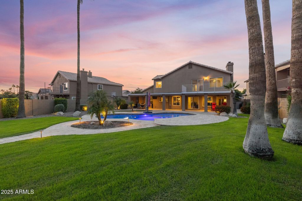 Image 49 of property listing at 919 S PARADISE Drive, Gilbert, AZ 85233