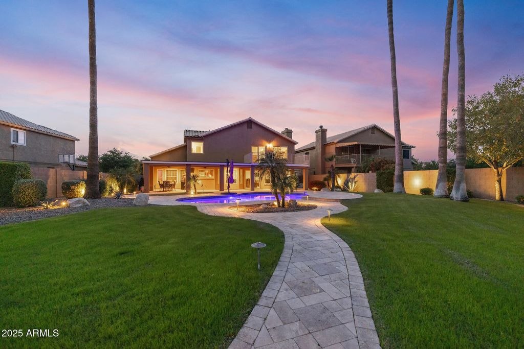 Image 50 of property listing at 919 S PARADISE Drive, Gilbert, AZ 85233