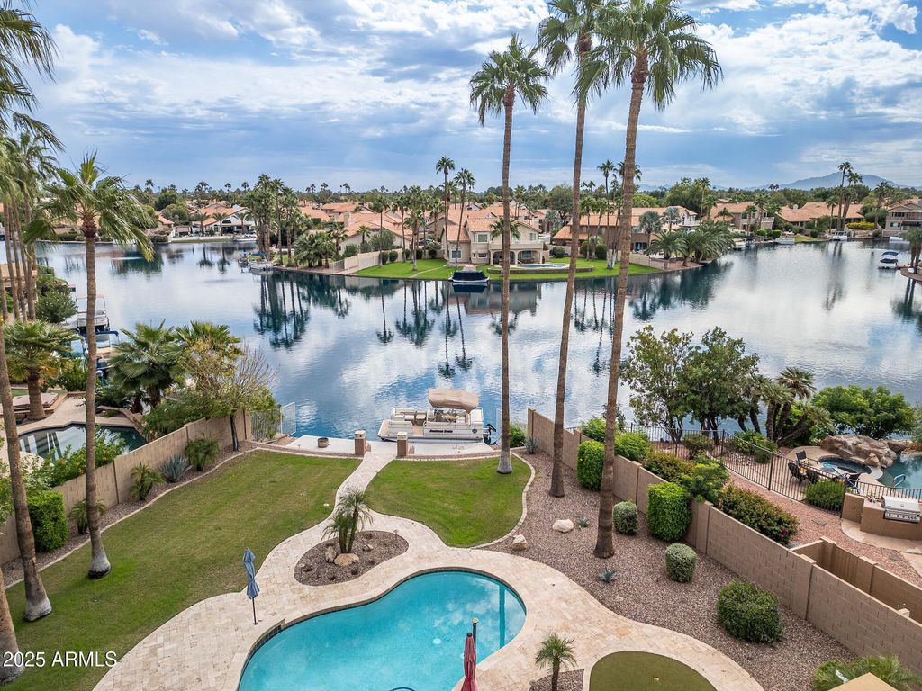 Image 54 of property listing at 919 S PARADISE Drive, Gilbert, AZ 85233