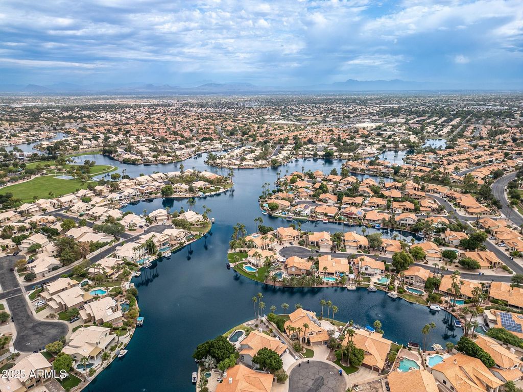 Image 55 of property listing at 919 S PARADISE Drive, Gilbert, AZ 85233