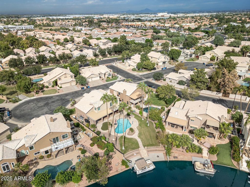 Image 58 of property listing at 919 S PARADISE Drive, Gilbert, AZ 85233