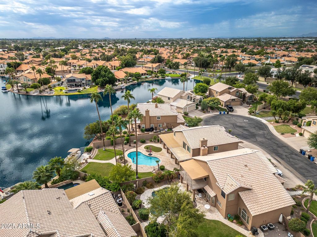 Image 59 of property listing at 919 S PARADISE Drive, Gilbert, AZ 85233