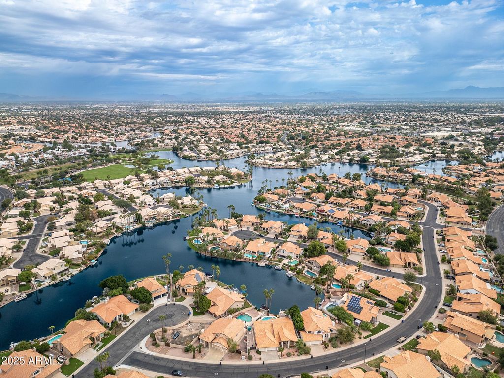 Image 60 of property listing at 919 S PARADISE Drive, Gilbert, AZ 85233