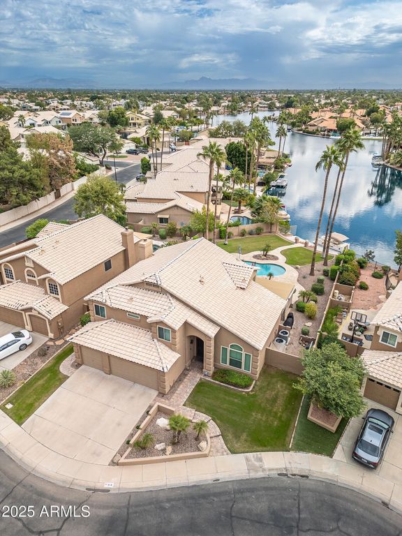 Image 63 of property listing at 919 S PARADISE Drive, Gilbert, AZ 85233