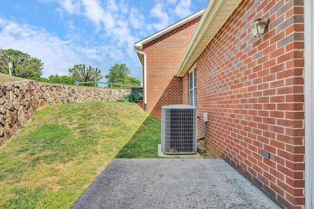 2505 Feather Garden CIR, Vinton, VA 24179