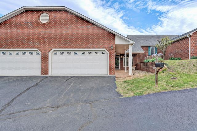 2505 Feather Garden CIR, Vinton, VA 24179
