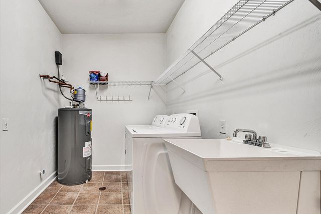 2505 Feather Garden CIR, Vinton, VA 24179