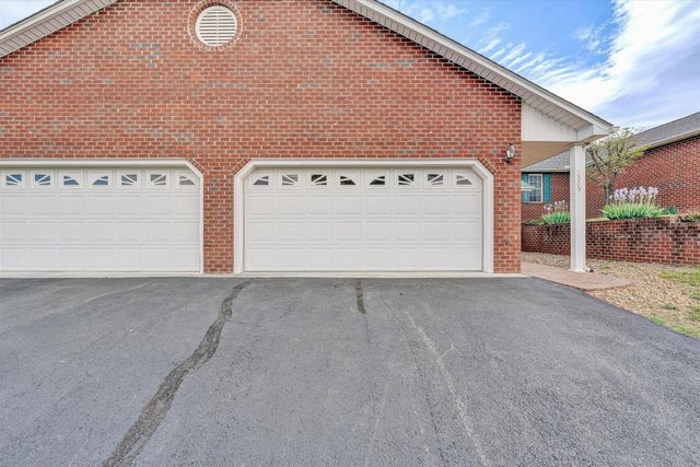 2505 Feather Garden CIR, Vinton, VA 24179
