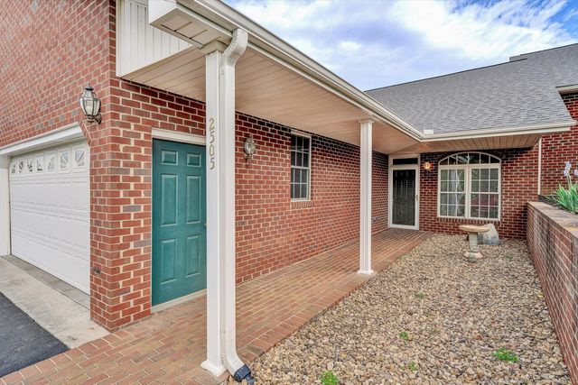 2505 Feather Garden CIR, Vinton, VA 24179