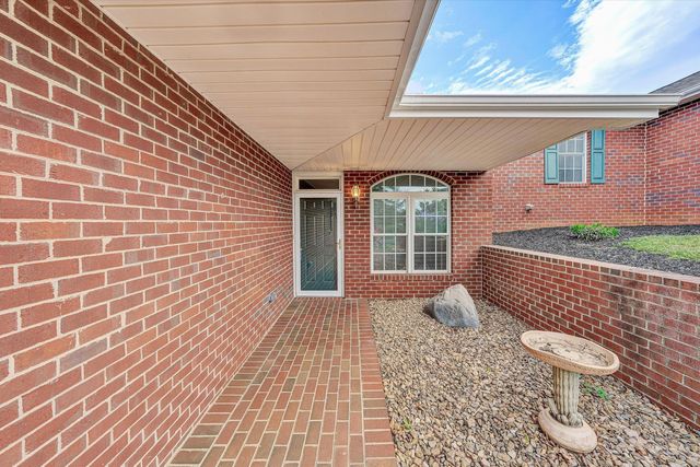 2505 Feather Garden CIR, Vinton, VA 24179