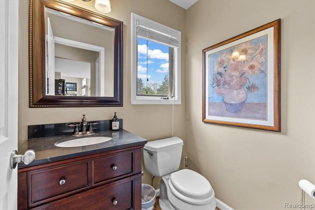7694 Woodside Place, Waterford, MI 48327