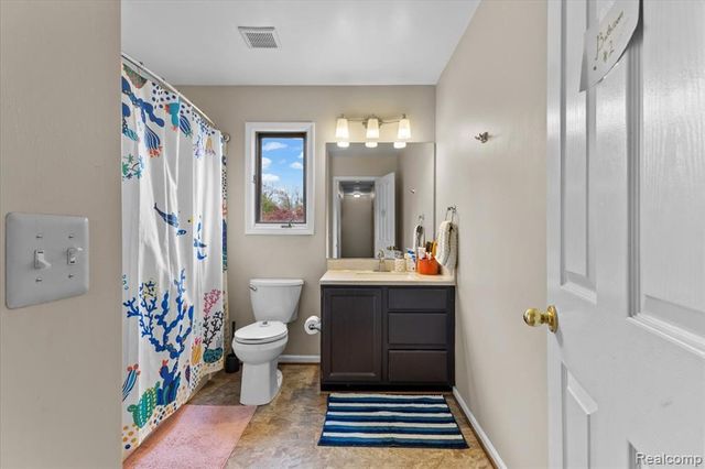 7694 Woodside Place, Waterford, MI 48327